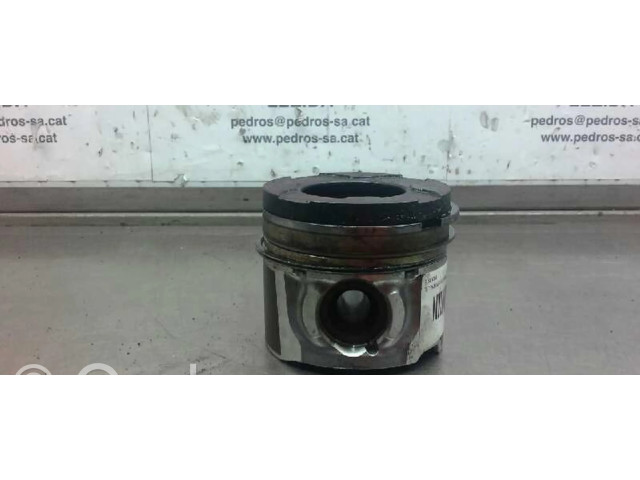 Píst Citroen Xsara pro naftový motor 1.6 9H02