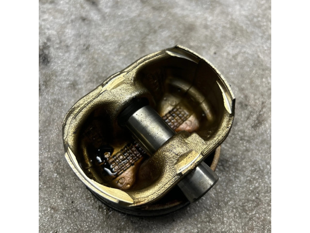 Píst Chevrolet Captiva pro benzínový motor 2.4