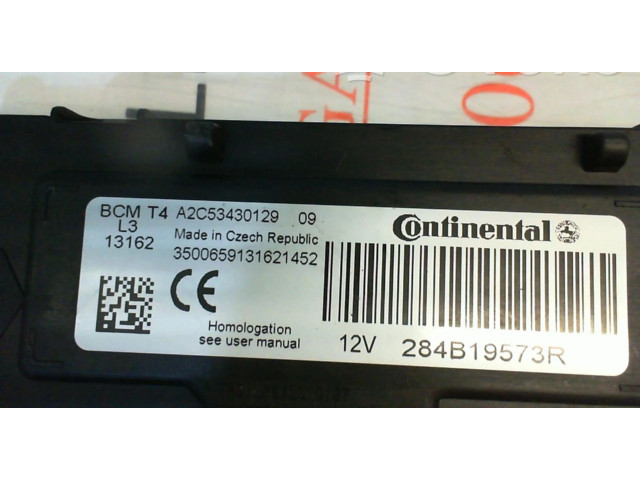 Блок предохранителей 284B19573R Renault Clio III