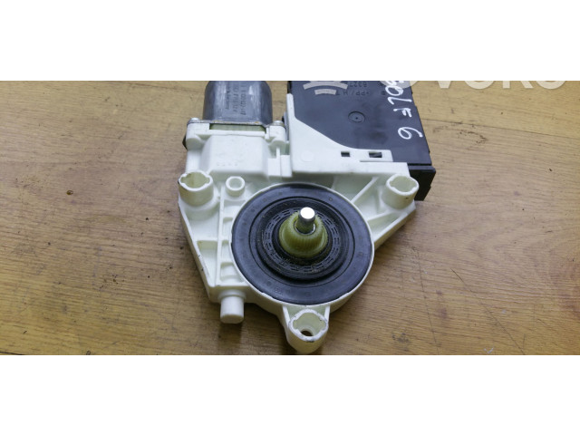 Передний двигатель механизма для подъема окон