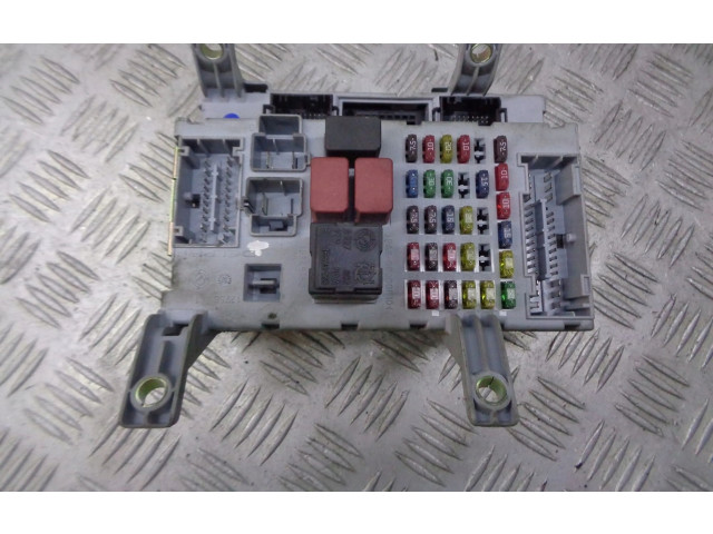 Блок предохранителей 51737302 Fiat Albea