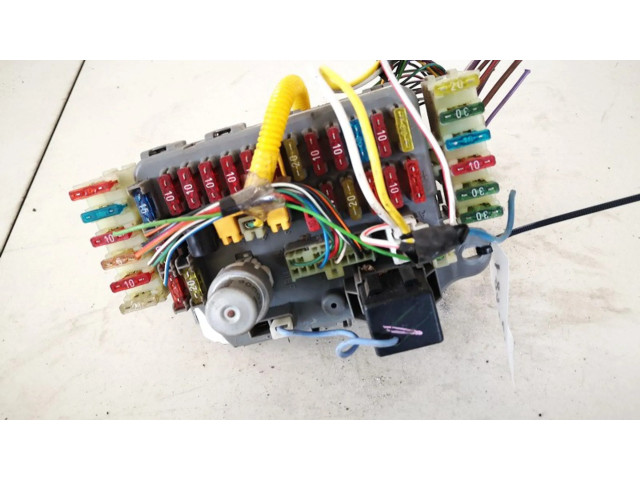 Pojistková skříňka amr1552 Land Rover Discovery 1996