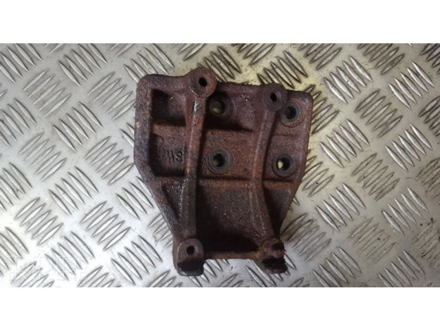 Кронштейн крепления двигателя