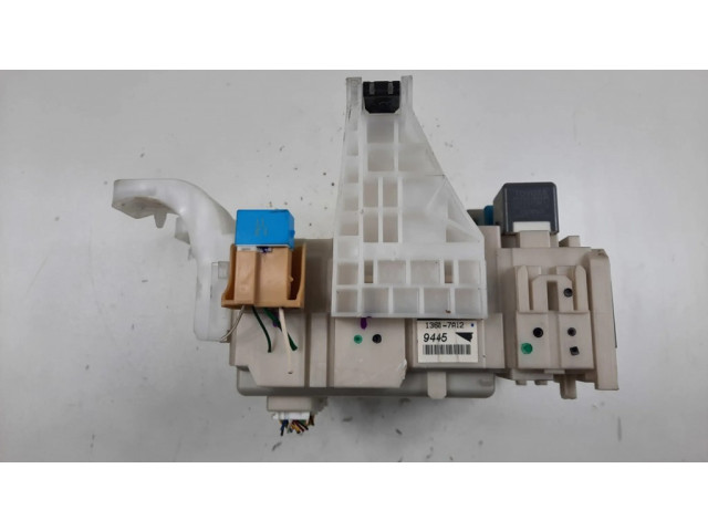 Pojistková skříňka 8273047290 Toyota Prius (XW20) 2007