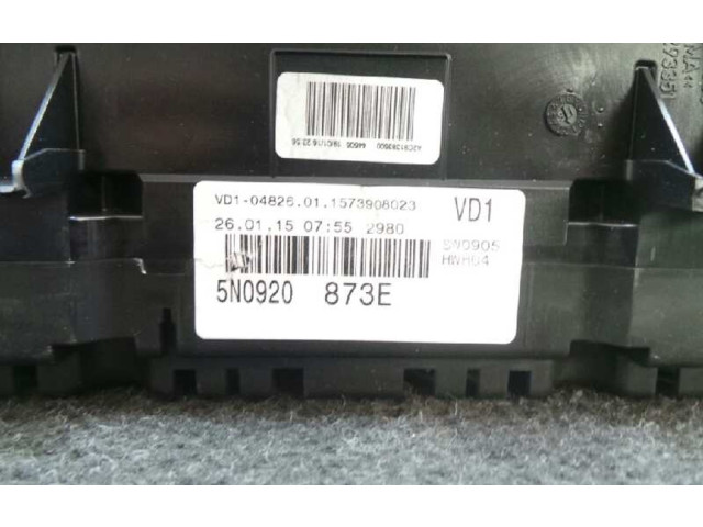 Přístrojová deska Volkswagen Tiguan 2015 VDO