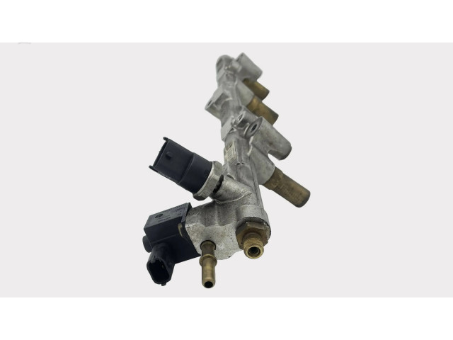 Топливная рампа 55183952, 55183953 Alfa Romeo GT 2.0