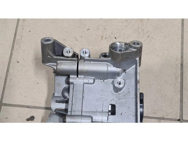 Масляный насос 7643256 BMW 5 F10 F11 4.4