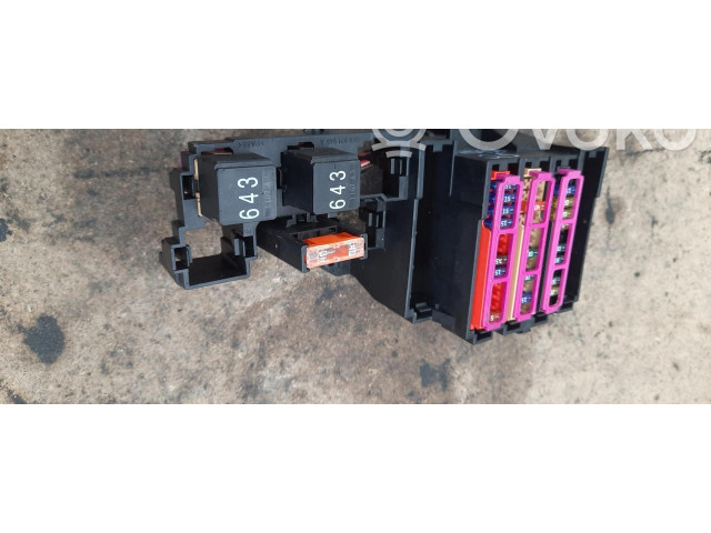 Блок предохранителей 8K0971845A Audi Q5 SQ5