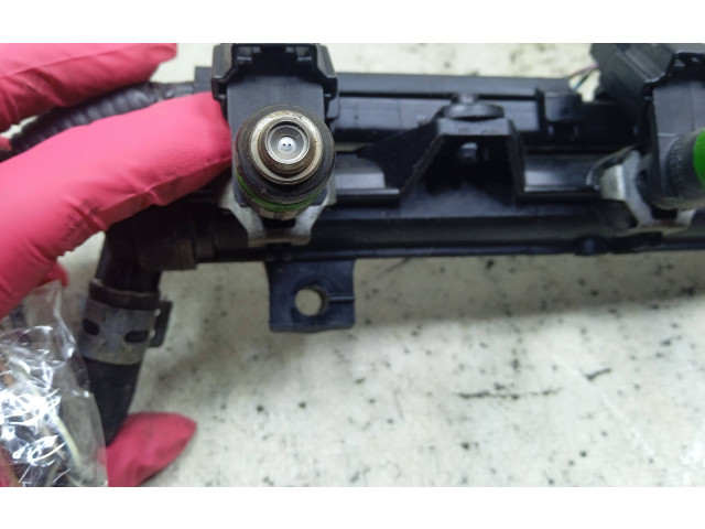 Топливная рампа 03E133320 Skoda Fabia Mk1 (6Y)