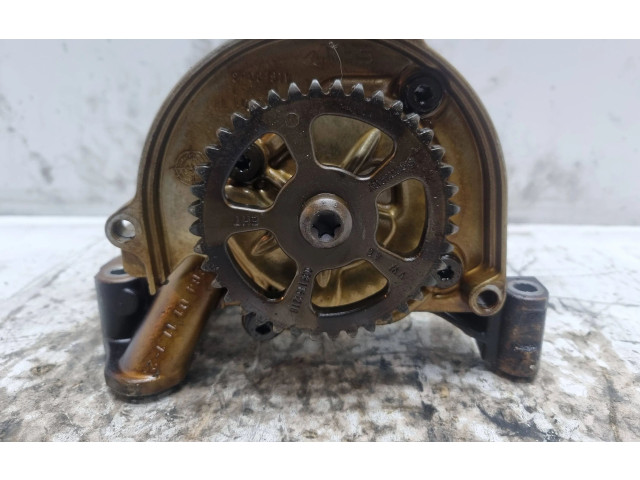 Масляный насос   03F115105D  Skoda Fabia Mk3 (NJ) 