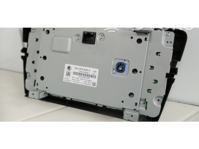 Дисплей 5E0919605H Skoda Octavia Mk3 (5E)