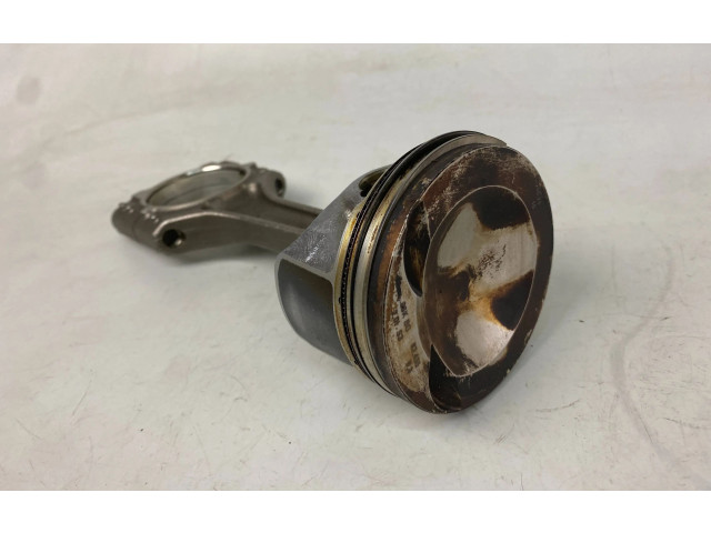 Píst 02606LJ1, 4202606LJ1 Audi A3 S3 8V DNUE