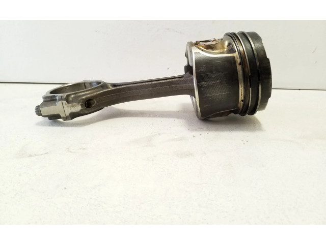 Поршень с шатуном 4n14 M174 Mitsubishi Outlander