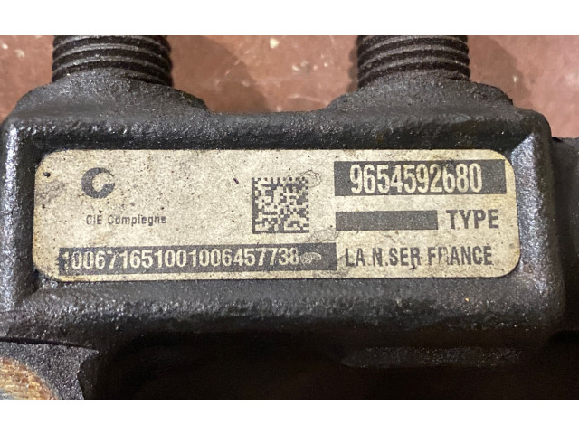 Топливная рампа 9654592680   Citroen C5  