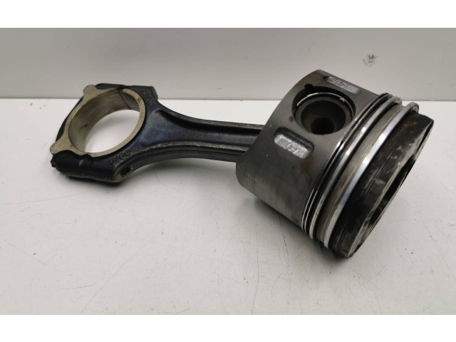 Píst A6460300517, 6460300517 Mercedes-Benz C W204 646.811