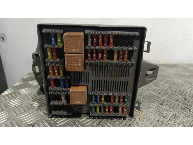 Блок предохранителей 2W9314N023BC Jaguar XJ X350