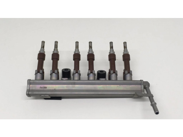 Топливная рампа 232500Q040 Toyota Yaris 1.0