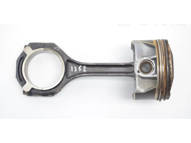 Píst Mercedes-Benz SL R231 pro benzínový motor 3.0 276825