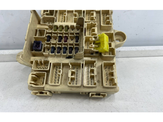 Блок предохранителей Lexus IS 200-300