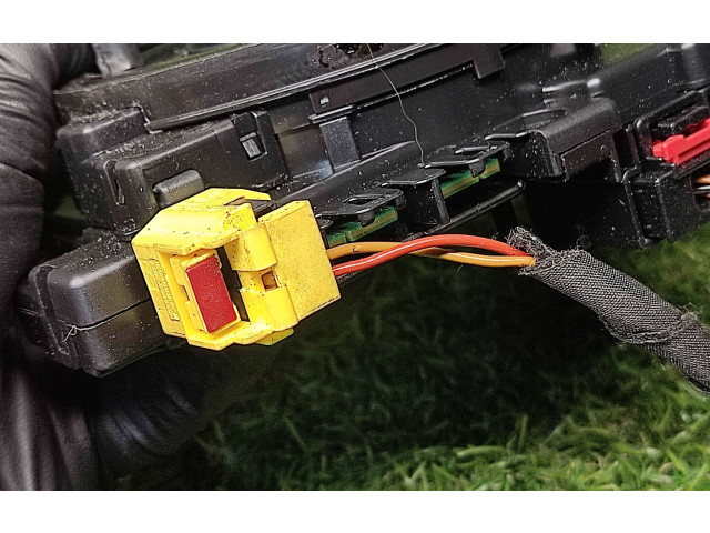 Полоса надувных подушек (кольцо srs) 5K0953569E Volkswagen Jetta VI