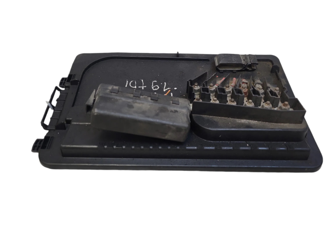 Блок предохранителей 6Q0937550C Skoda Fabia Mk1 (6Y)