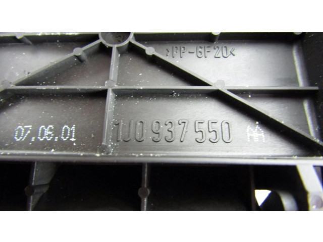 Блок предохранителей 1j0937550 Volkswagen Bora