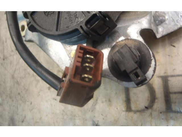 Двигатель стеклоочистителя заднего стекла    Citroen Berlingo