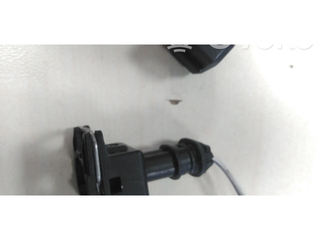 Форсунка 8200292590, 7701061008    Renault Clio IV  D4F740 