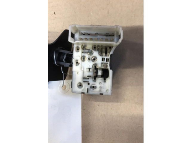 Ручка стеклоочистителей 6001551355 Renault Clio II