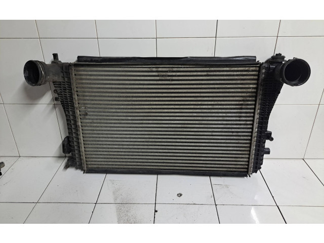 Интеркулер 1K0145803B, L3402000 Volkswagen Jetta V