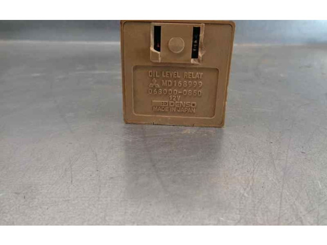 Блок предохранителей MD168999 Mitsubishi Montero