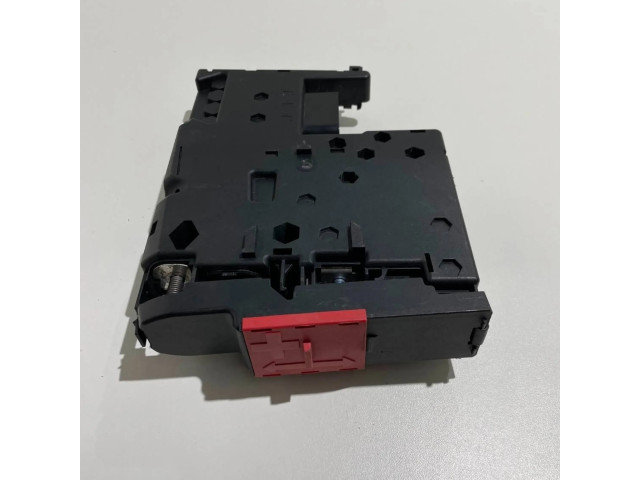 Pojistková skříňka A2075402750 Mercedes-Benz E A207 2011