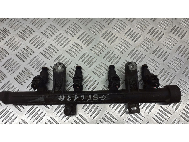 Топливная рампа 35310-22600 Hyundai Getz 1.3