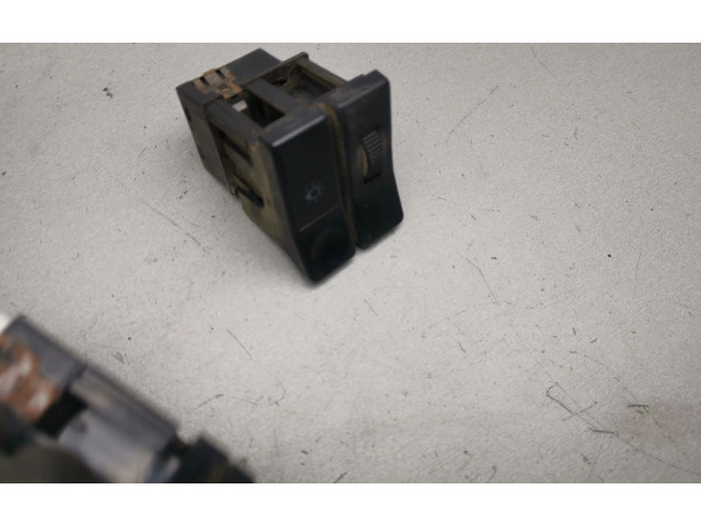 Přístrojová deska Audi 80 90 B2 1982 81117434, 88471068