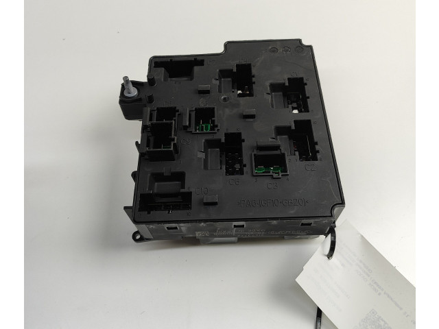 Блок предохранителей 31473772   Volvo XC90    