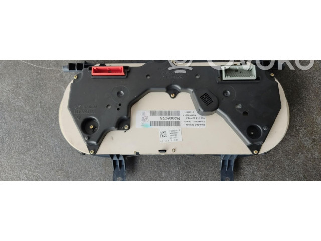 Панель приборов 8200059776   Renault Clio II       
