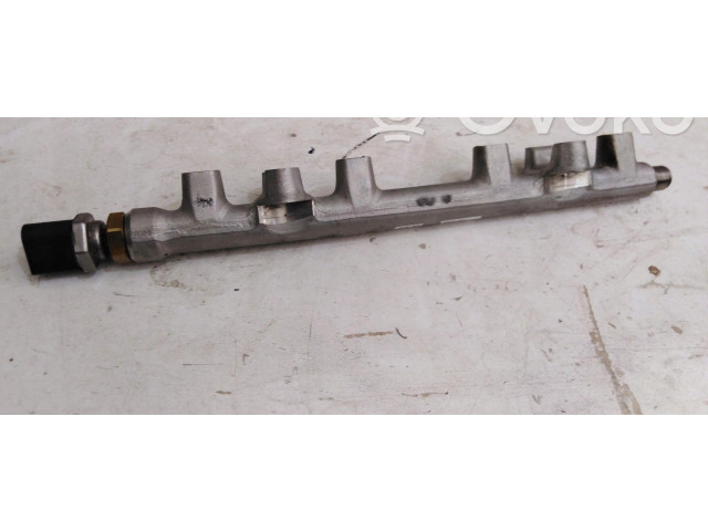 Топливная рампа 04C906054C, 05E133320 Audi Q3 F3