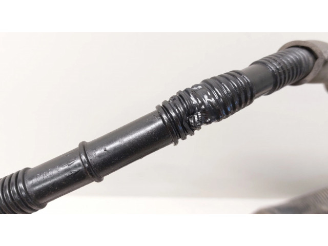 Наливная труба топливного бака