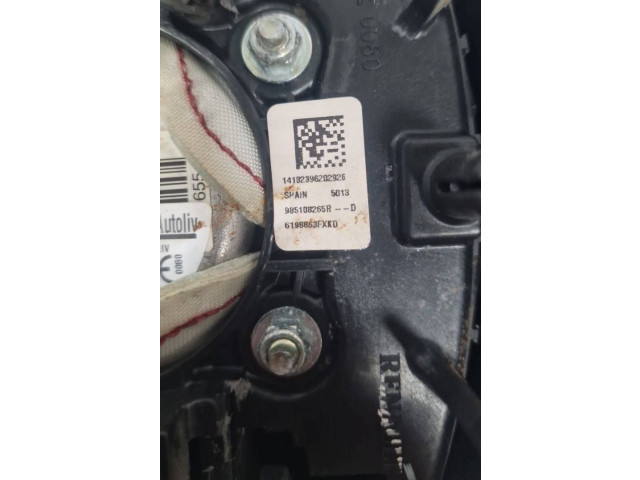 Надувная подушка для руля       Renault Clio IV  2012 -  года   