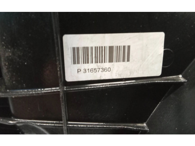 Интеркулер 31657360, 32224829 Volvo XC60