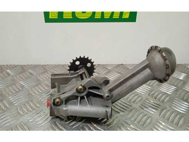 Масляный насос   7700600532  Nissan Micra 