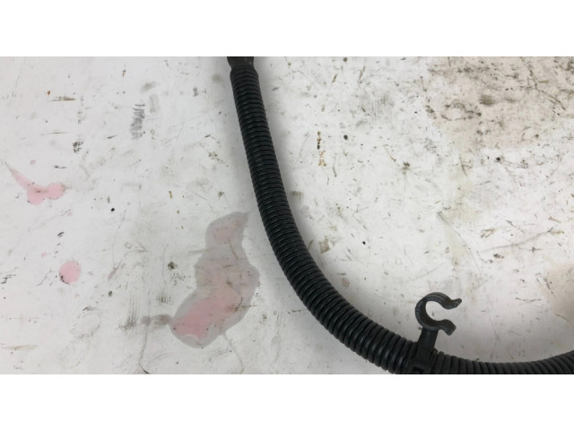 Минусовый провод (аккумулятора)