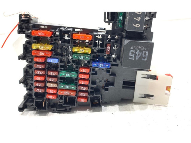 Блок предохранителей 5Q0937615C Skoda Karoq