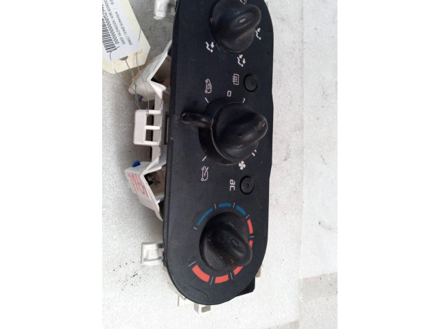 Блок управления климат-контролем    Renault Twingo II