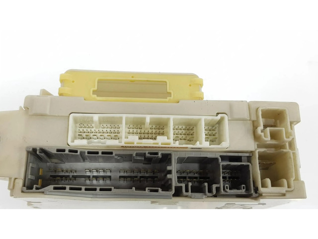   Pojistková skříňka 8273030A83, 8273030E23   Lexus GS 250 350 300H 450H 2006