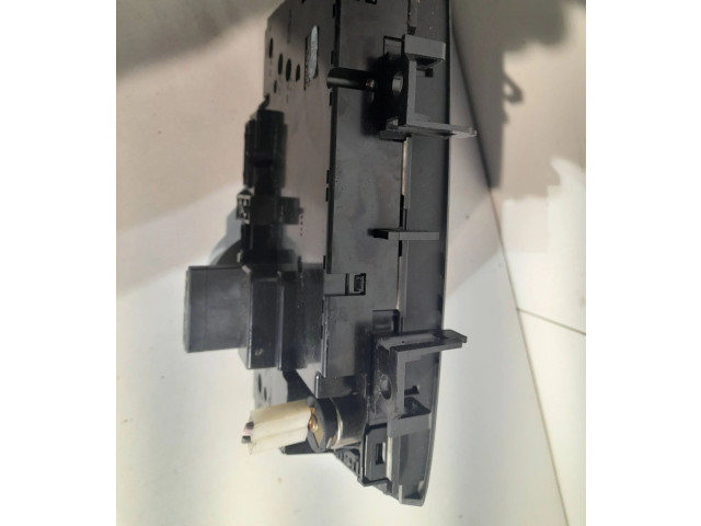 Блок управления климат-контролем 8691876, M635E800092   Volvo V70