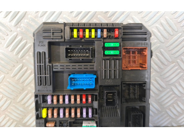 Блок предохранителей 9832880280, 9832880280 Citroen Berlingo