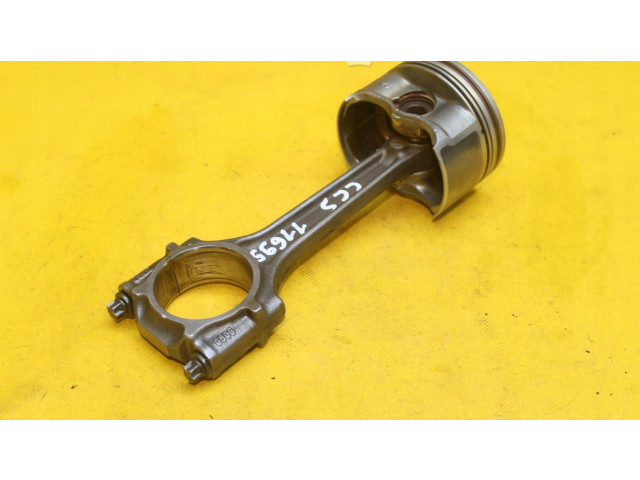  Поршень с шатуном    Volkswagen Golf VI  