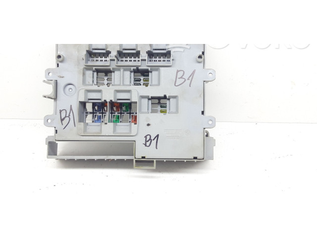 Блок предохранителей 6906613, 106887   BMW 1 E81 E87    