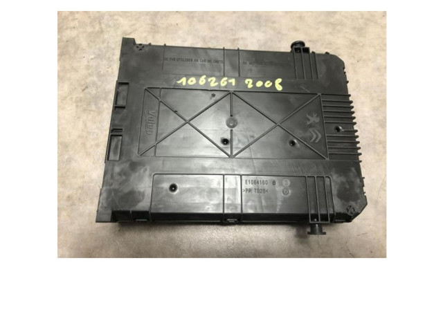 Блок предохранителей  1617304880, 1617304880   Peugeot 2008 I    